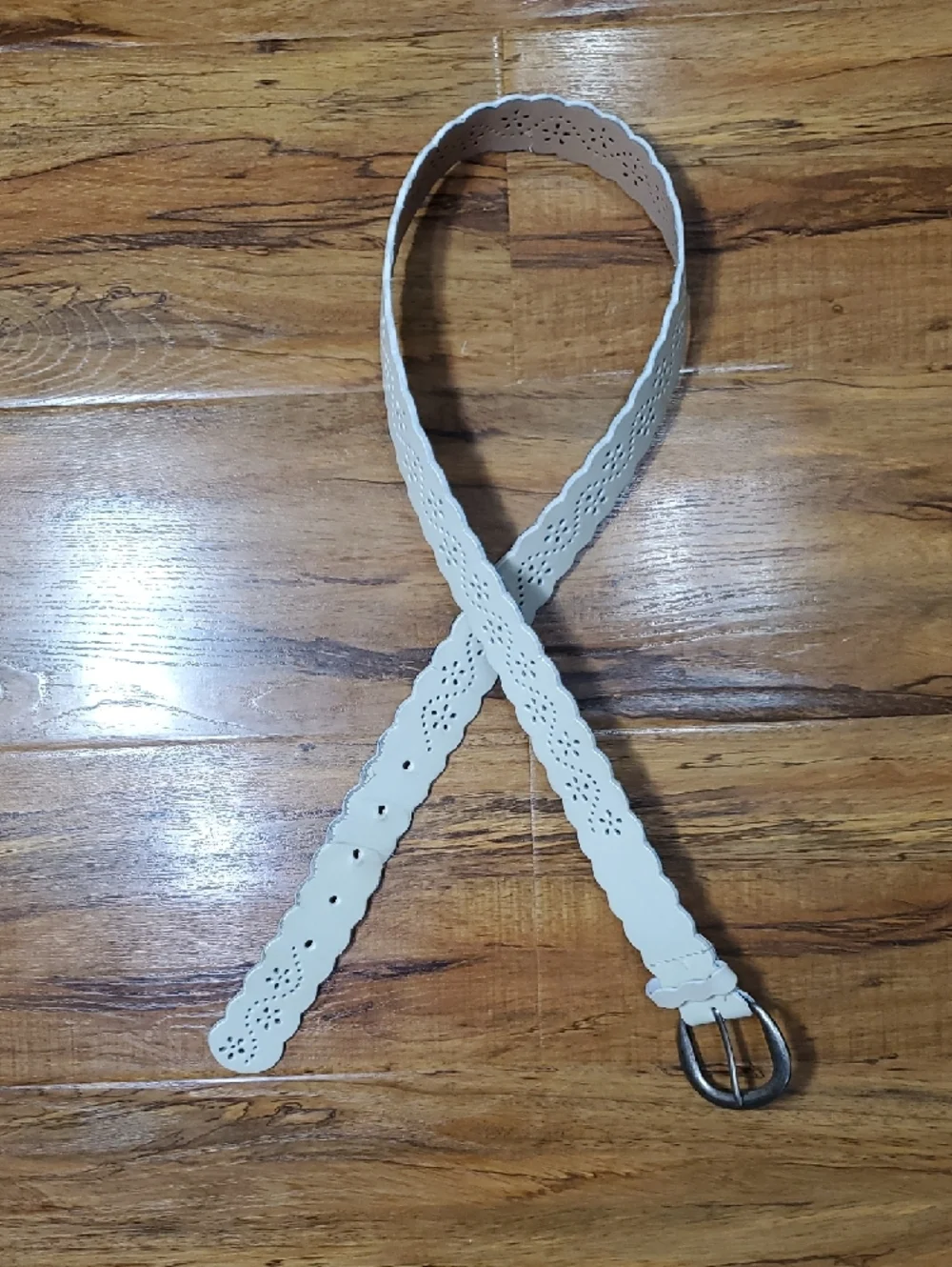 White Scalloped Leather Belt Women’s Large